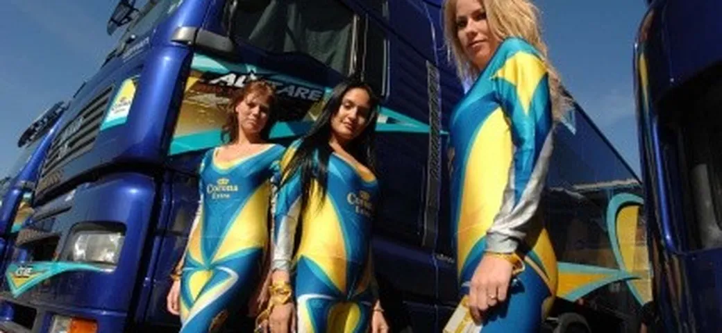 SBK: le ragazze del paddock di Assen
