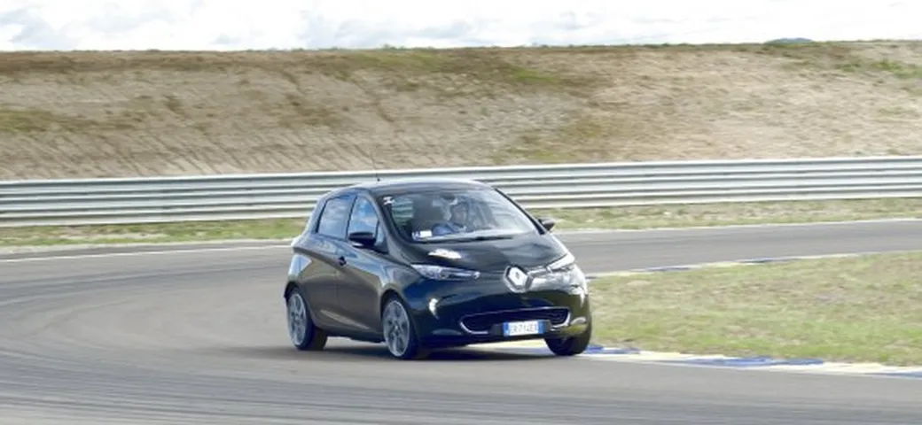 Press Eco Race: autoblog vince la gara