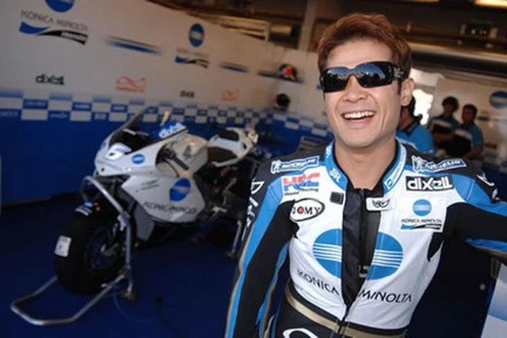 Makoto Tamada con il team Yamaha Tech 3