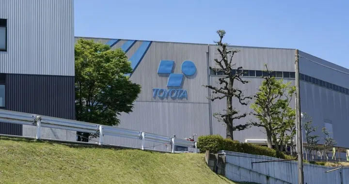 Toyota lancia un'OPA su Toyota Industries: operazione da 33 miliardi di dollari