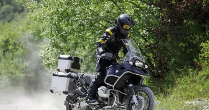 Mercato, classifiche Top 100 di Maggio. Imprendibile BMW R 1200 GS, testa a testa Beverly 300 e SH300i