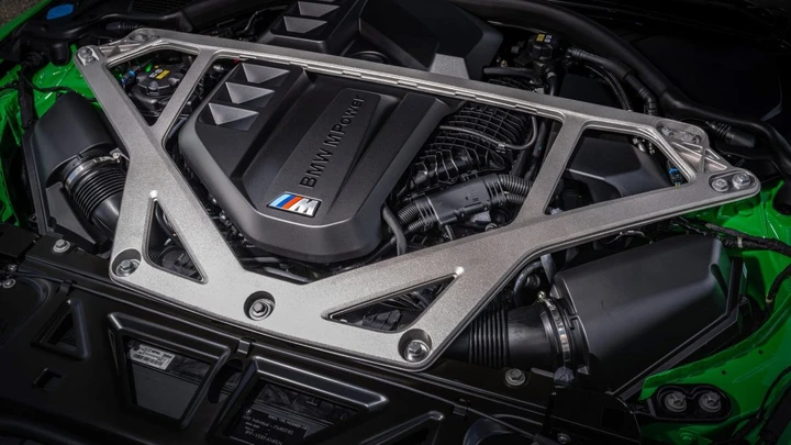 BMW M Division, nessun addio ai motori termici: 6 cilindri e V8 restano