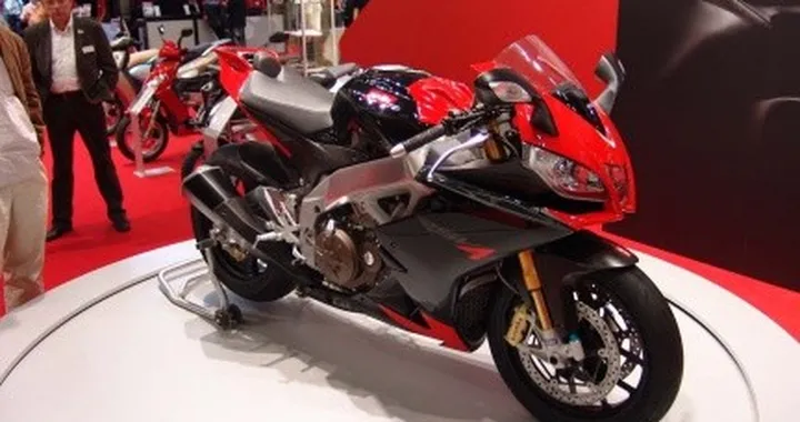 Aprilia RSV4 live @ Intermot 2008