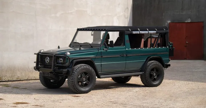 La vecchia Mercedes G-Wagen con specifiche militari diventa una cabrio