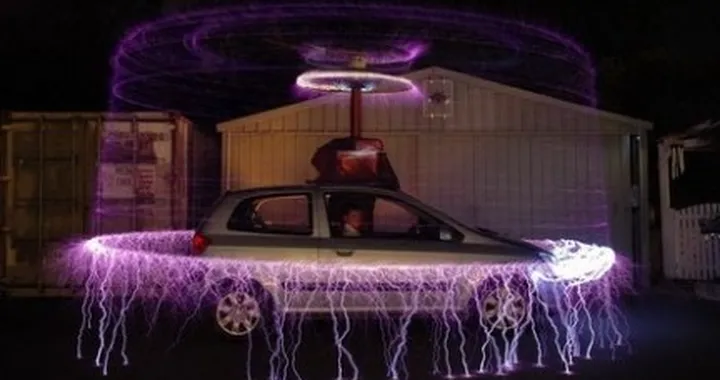 Tesla, antifurto per auto