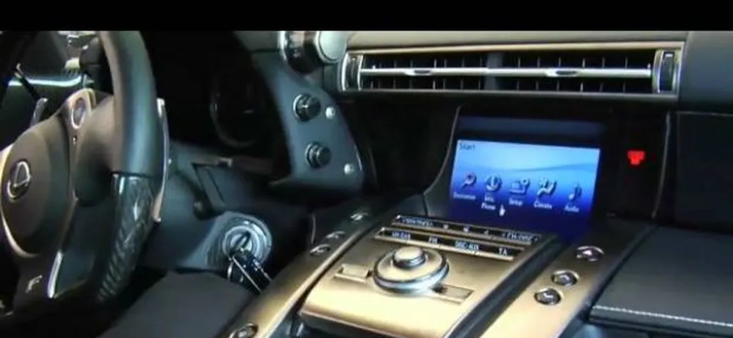 Video: i dettagli degli interni della Lexus LFA