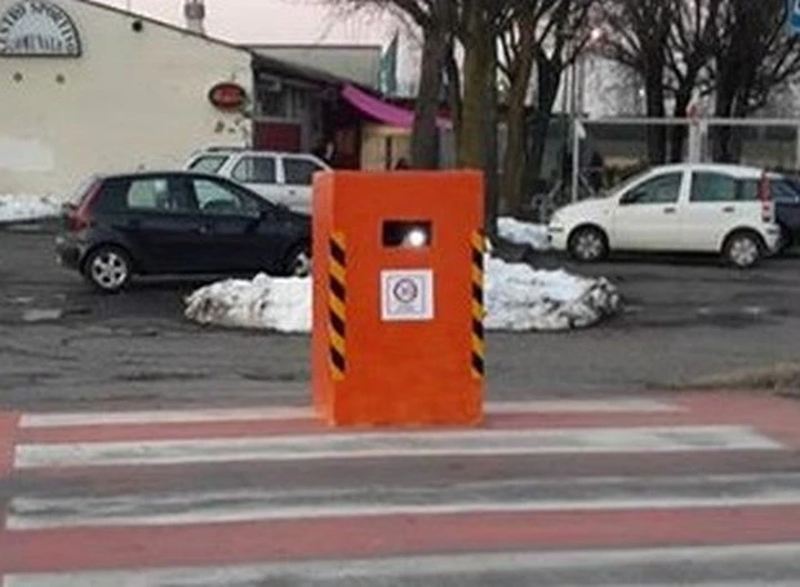 A Caorso qualcuno si è travestito da autovelox