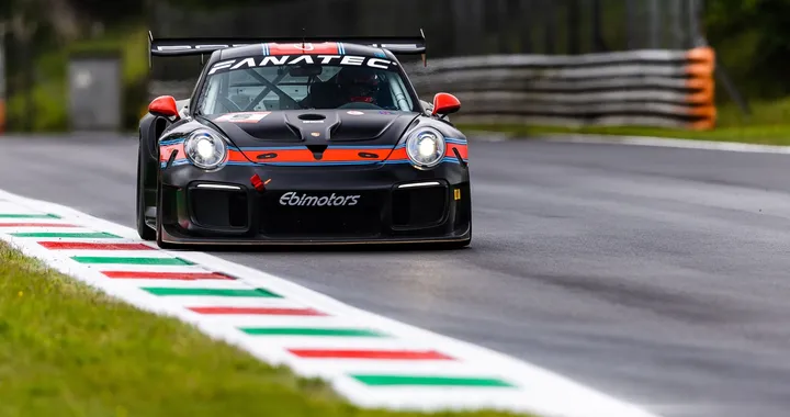 Porsche 911 GT2 RS Clubsport Evo: debutta la nuova versione dell’auto da corsa [FOTO]