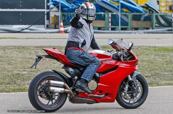 Ducati 1199 Panigale R 2015: foto spia?