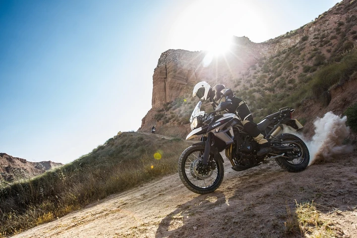 Triumph: presto il debutto nel mondo del cross e dell'enduro