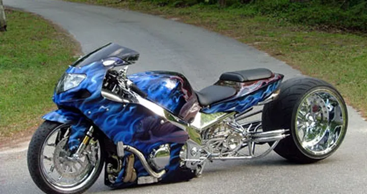 Suzuki GSX-R 1000: the monster