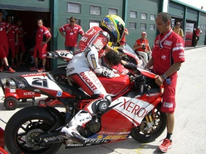 Giotto? No, Troy Bayliss!