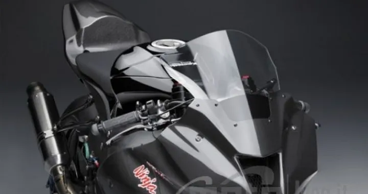 Prima foto ufficiale della Kawasaki ZX-10R Ninja 2011