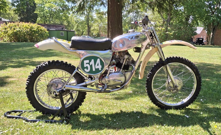 La moto rivoluzionaria che arrivò troppo presto: il caso Cheney Cantilever