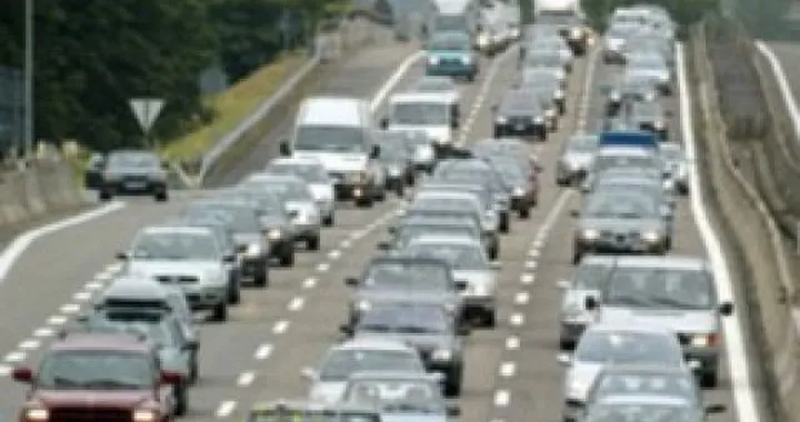 Rapporto Automobile 2009: gli italiani percorrono 50 km in meno al mese secondo ACI e CENSIS