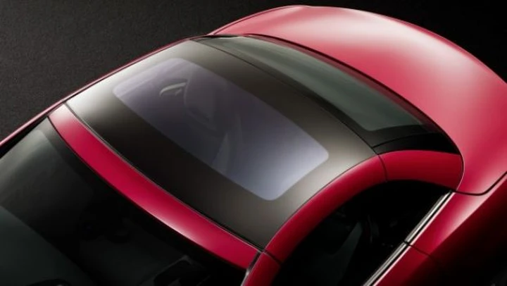 Nuova Mercedes SLK: i dettagli del tetto Magic Sky Control