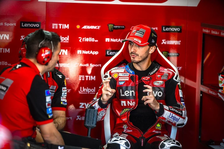 MotoGP 2027: Bagnaia sceglie Aprilia e dice no a Yamaha