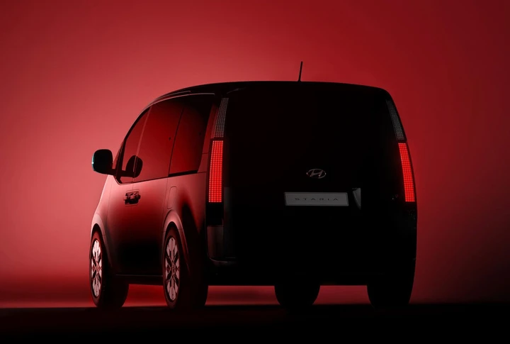 Hyundai Staria: svelate le immagini di una nuova monovolume