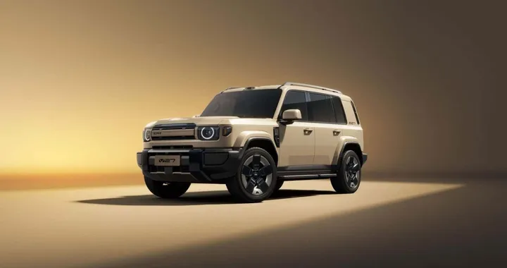 Il fuoristrada cinese che sfida la Mercedes Classe G: linea squadrata e 455 CV