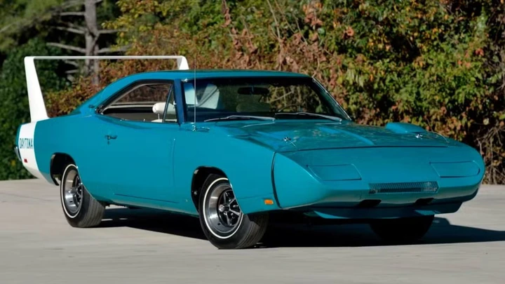La Dodge Charger Daytona del 1969 ha rivoluzionato NASCAR superando i 320 km/h