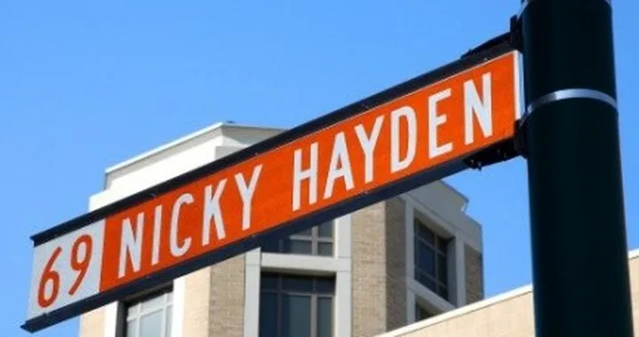 Cartelli Stradali ad Indianapolis in onore dei Campioni della MotoGP