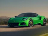 Lotus Emira torna a rombare coi motori V6 SE e Turbo SE: l'elettrico è un ricordo