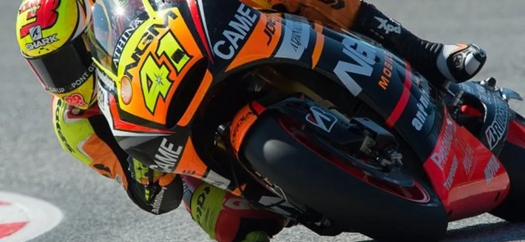 MotoGP: Yamaha fornirà i telai a Forward Racing anche nel 2015