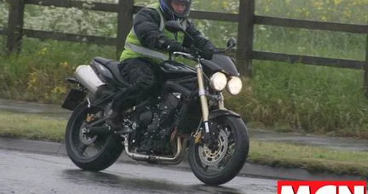 Foto spia: la nuova Triumph Street Triple in versione definitva!