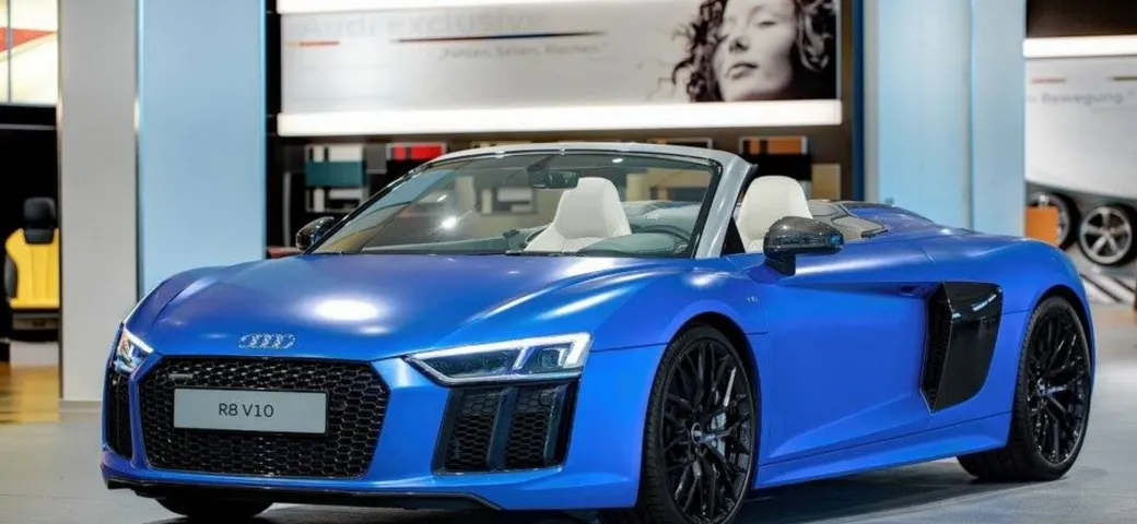 Audi R8 Spyder: il Blu opaco di Audi Exclusive