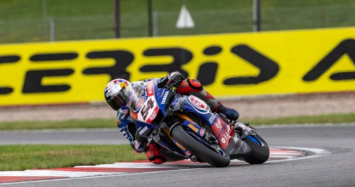 SBK Navarra: in Gara-2 vince Razgatlioglu. Il turco raggiunge Rea in classifica generale