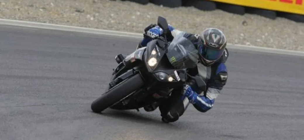 Scatto in Corsa: ZX6R e Tuono Factory a Castelletto di Branduzzo