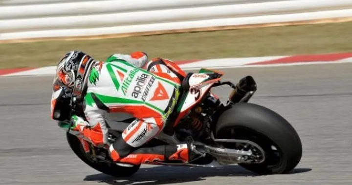 WSBK a Miller: Biaggi agguanta la doppietta e la leadeship di campionato in gara2, con lui sul podio Camier e Crutchlow. Cadono Checa e Haslam