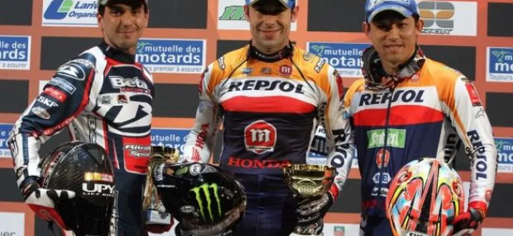 Toni Bou completa a Parigi il 'Grande Slam' nel Campionato Trial Indoor