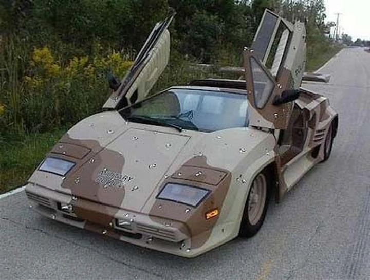 L'auto del generale...