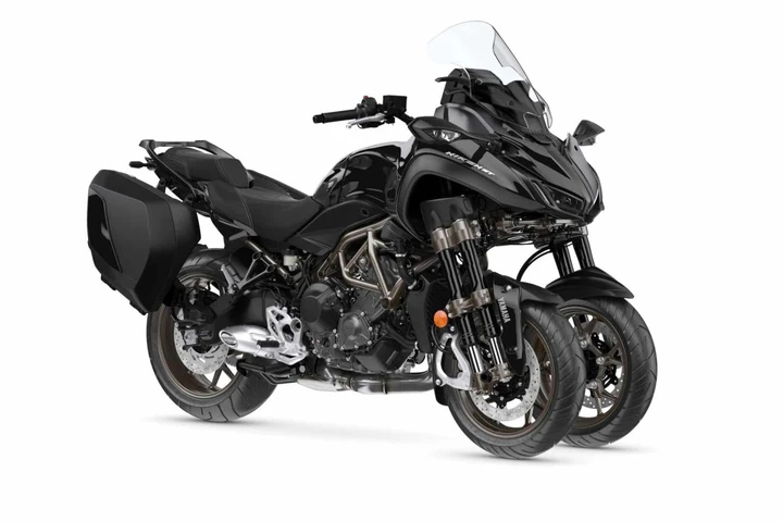 Yamaha Niken: la moto del futuro ha tre ruote e un cervello