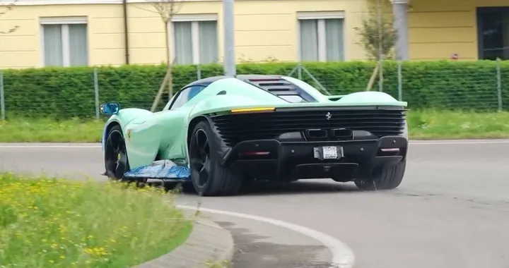 Una Ferrari unica per un cliente speciale