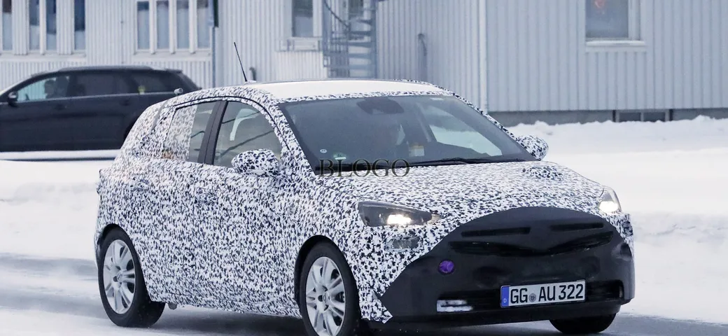 Opel Corsa: foto spia sulla neve