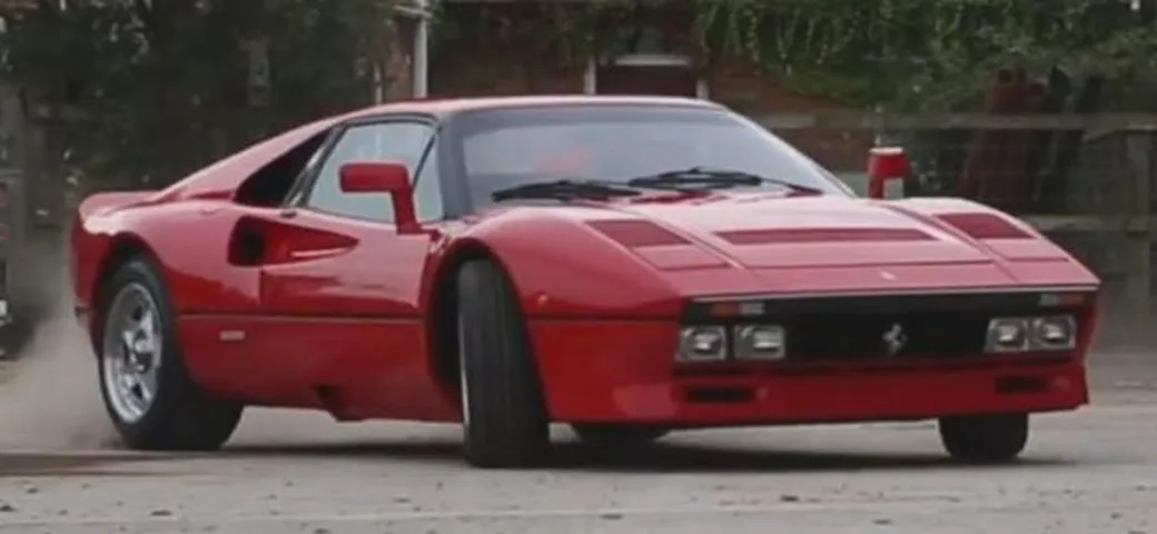 Ferrari 288 GTO: con Tax the Rich in Video