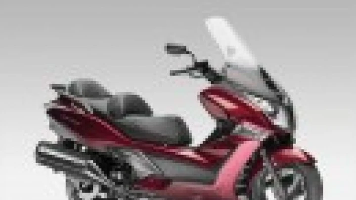 Video Honda SW-T400