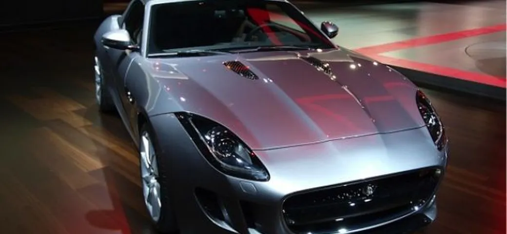Jaguar F-Type Salone di Parigi 2012 Live