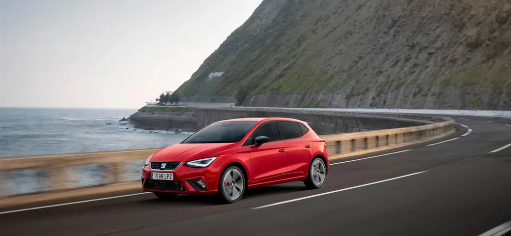 Seat adatta la sua gamma per i neopatentati con nuovi modelli e motori