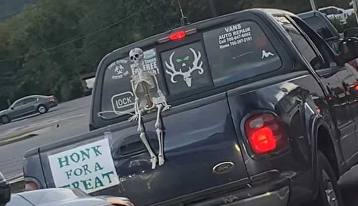 Questa Ford F-150 Raptor è pronta per Halloween [Video]