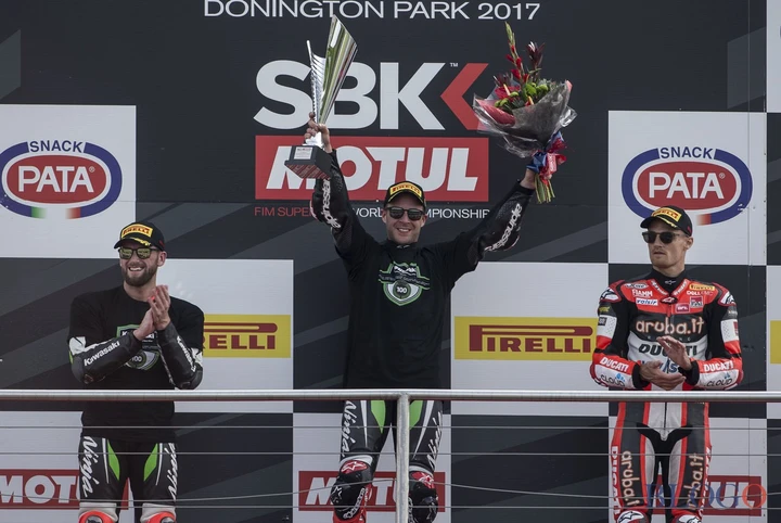 Superbike Donington 2017: Rea risponde a Sykes in Gara-2, Davies sul podio [FOTO]