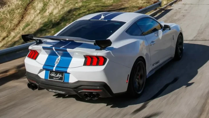 Il ritorno della Shelby Mustang GT350, potenza bruta