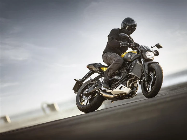 Yamaha MT Tour 2015: il lato oscuro del Giappone si rimette in moto