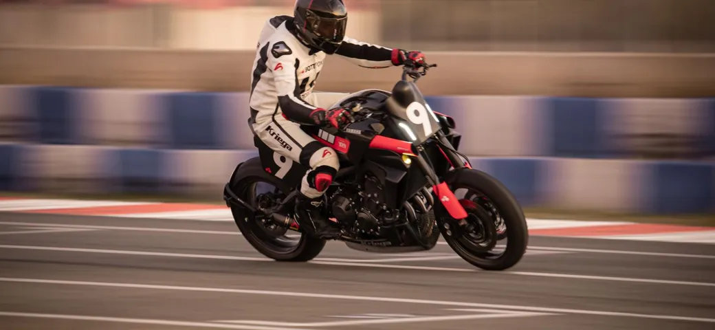 Yamaha: dal programma Yard Built ecco XR9 Carbona by Bottpower