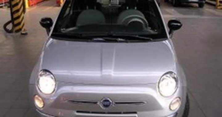 Nuova Fiat 500: con il vecchio logo?