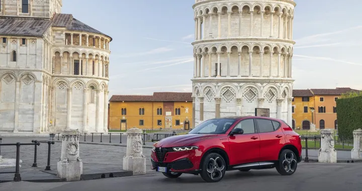 Nuova Alfa Romeo Tonale, come va su strada la versione Q4 PHEV