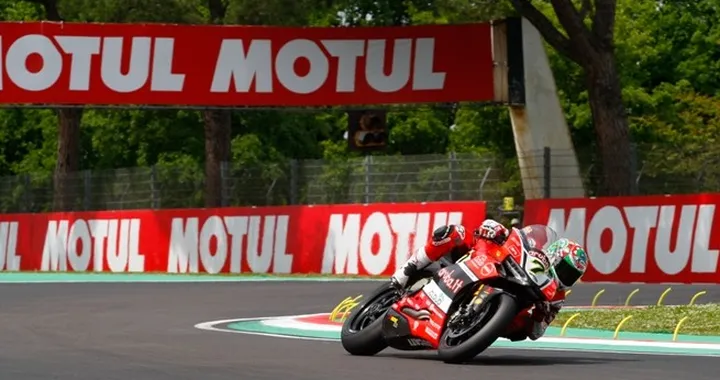 SBK Imola, Gara 2: Davies fa doppietta, Rea e Sykes non mollano