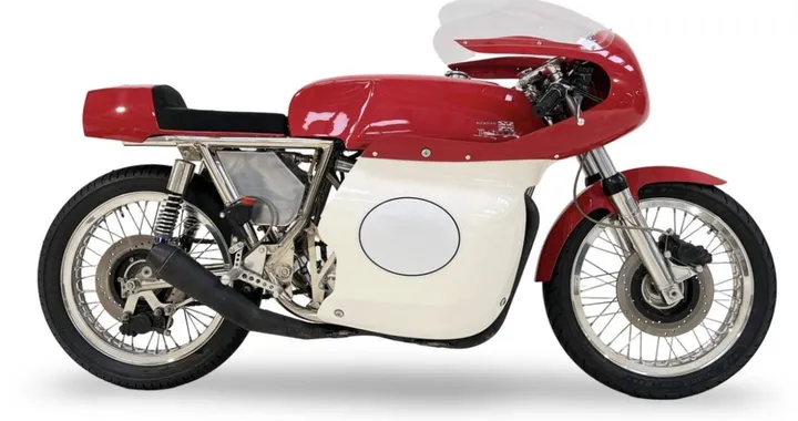 Metisse-Triumph T140V: l'icona britannica all'asta a Stafford